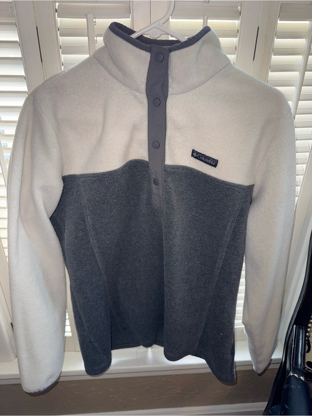Columbia Two-Tone Snap Pullover - White & Gray